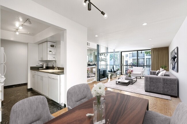 Photo - 906 N Doheny Dr