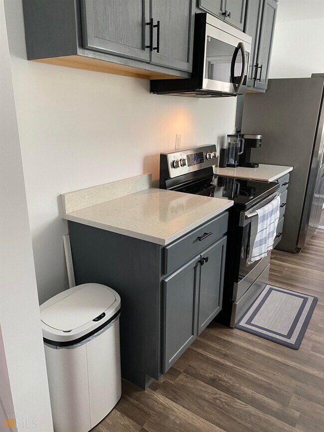 Photo - 466 Pegg Rd SW