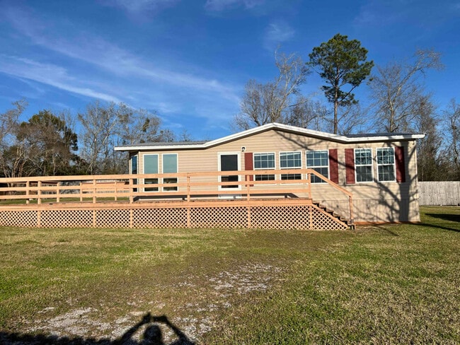 Photo - 7720 Hwy 2301