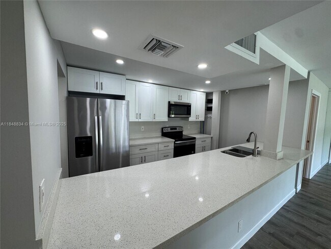 Photo - 7081 Environ Blvd Unit 140