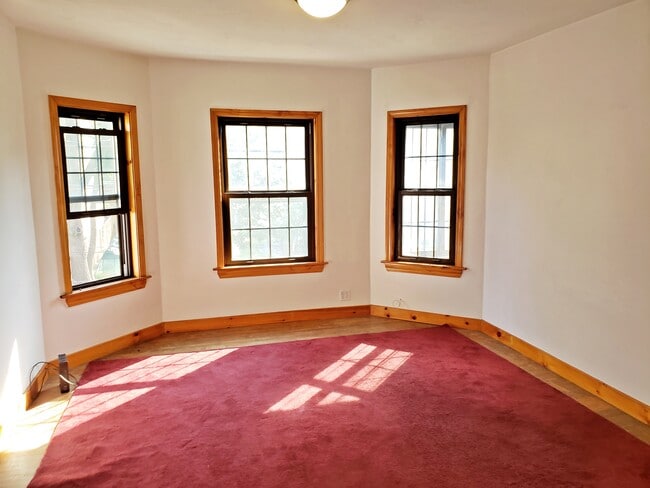 Building Photo - 71 Hudson St Unit 2 Rental