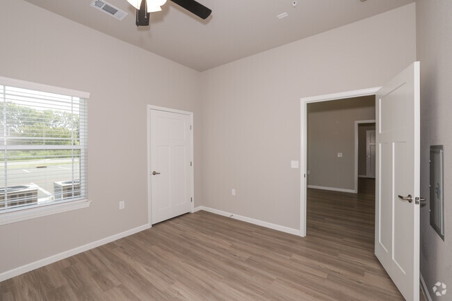 2BR, 1BA - 873SF - Second Bedroom