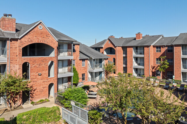 Building Photo - Monarch Medical Center Rental