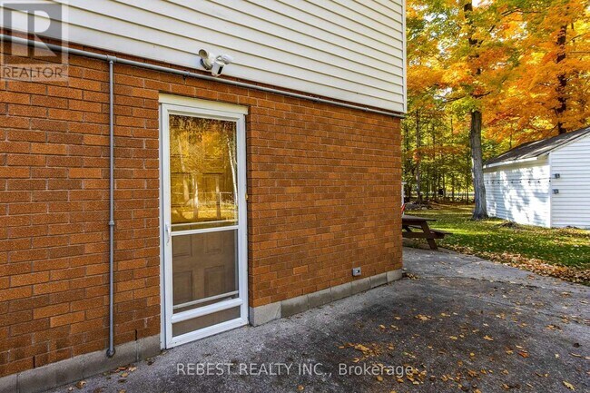 Photo - 910 Concession Rd 17 W