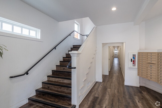 Lobby - 732 E. Santa Clara St.