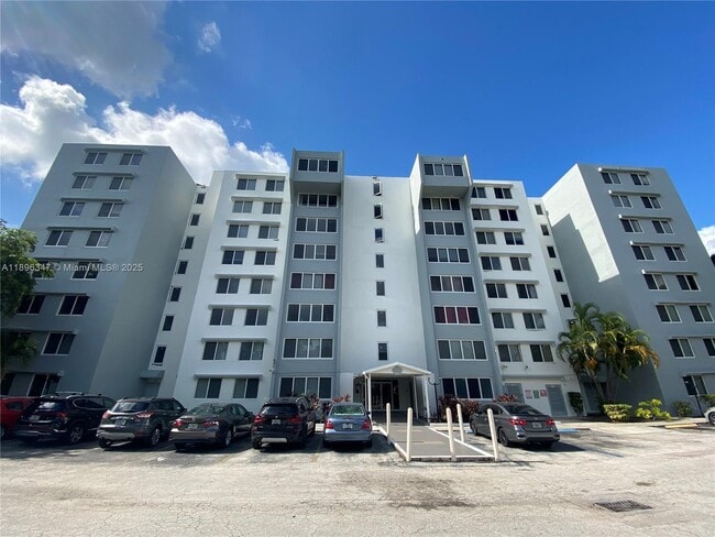Building Photo - 9001 SW 77th Ave Unit C308