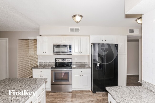 Photo - 7646 N 37th Ave