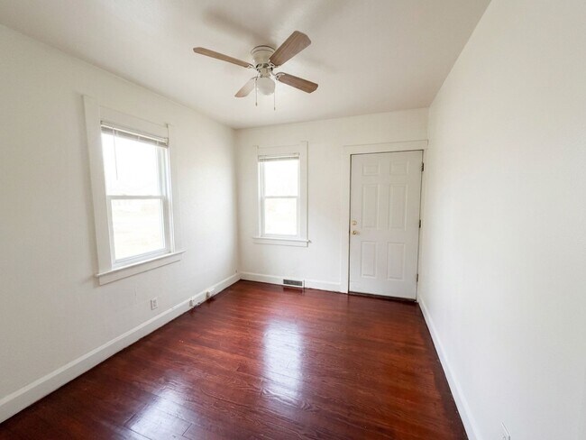 Photo - 3937 Lockwood Ave Unit 2