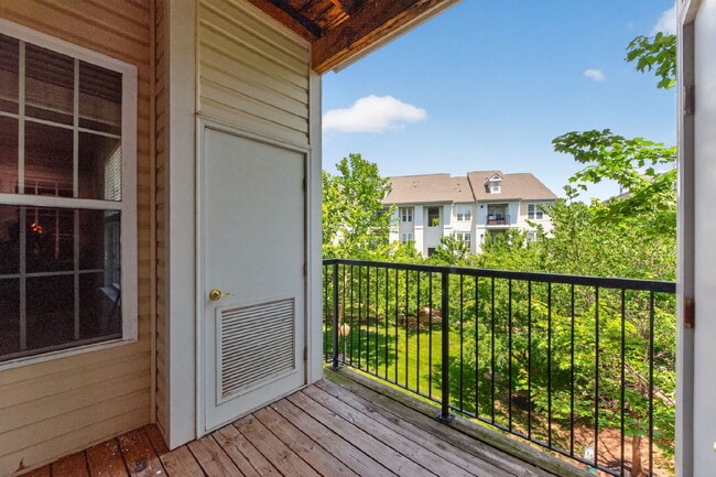 Building Photo - Elegant Condo Living in the Heart of Potomac Falls Unit #314