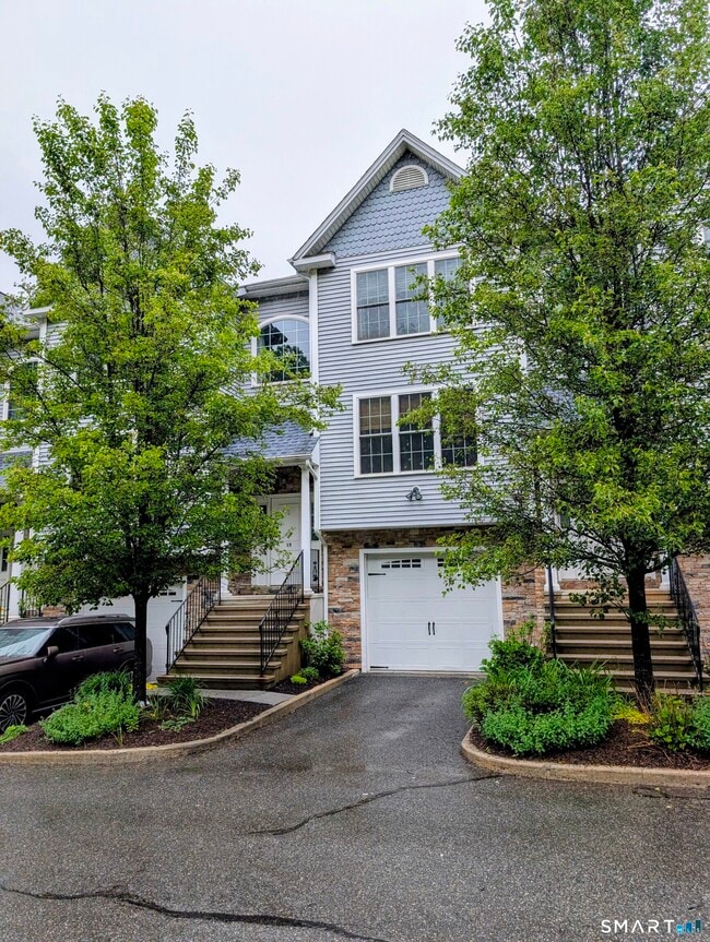 Photo - 15 Old Oak Dr Unit 15