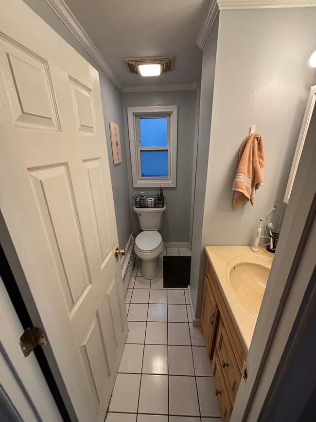 Photo - 77 Circuit St Unit #1