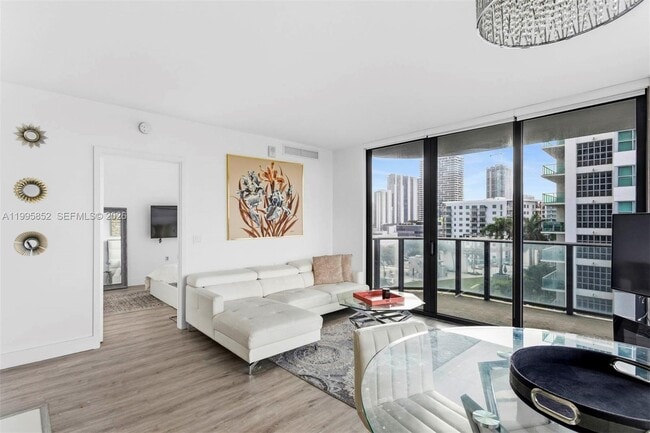 Photo - 121 NE 34th St Unit 1001