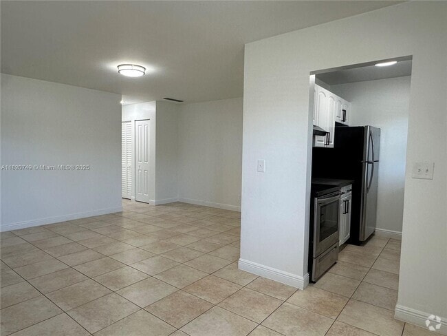 Building Photo - 5841 SW 36th Ct Unit 203 Rental