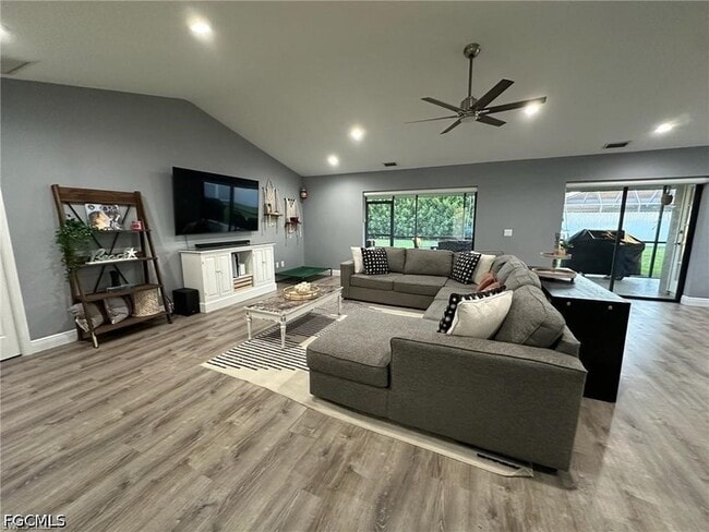 Photo - 1714 SE 2nd St