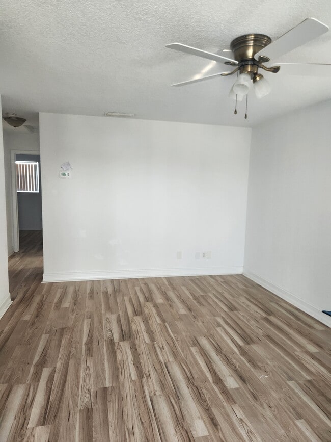 Photo - 439 Auburn Dr Unit #204