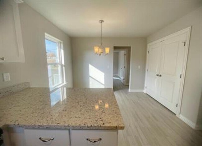 Photo - Cozy 2 bed, 2 bath Duplex - Silo School Di...