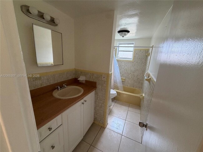 Photo - 16150 NE 19th Ct Unit 2