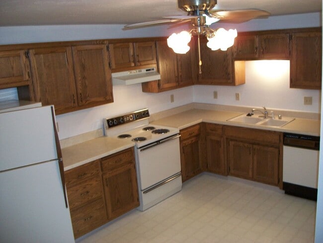 Photo - Willow Creek Apartments