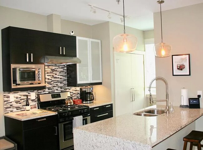 Building Photo - 1324 May St Unit 77071 Rental