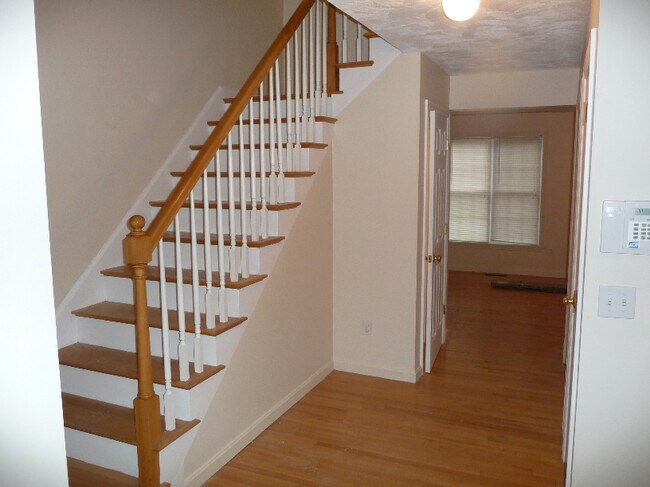 Photo - 104 Pond St Unidad 104