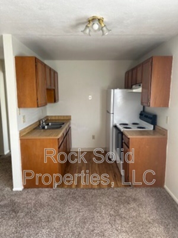 1008 E Jefferson Rd