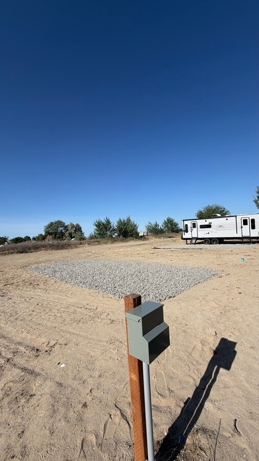 Photo - 7422 Road O NW