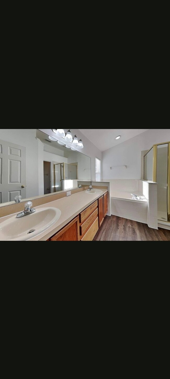 Photo - 6805 Waterton Dr