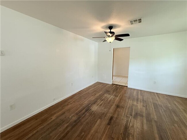 Photo - 1004 S 3rd St