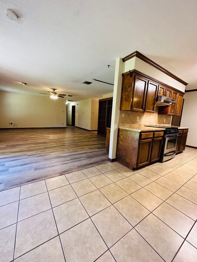 Photo - 102 Cindy Dr