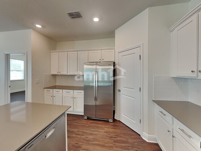 1379 Sky Lks Dr