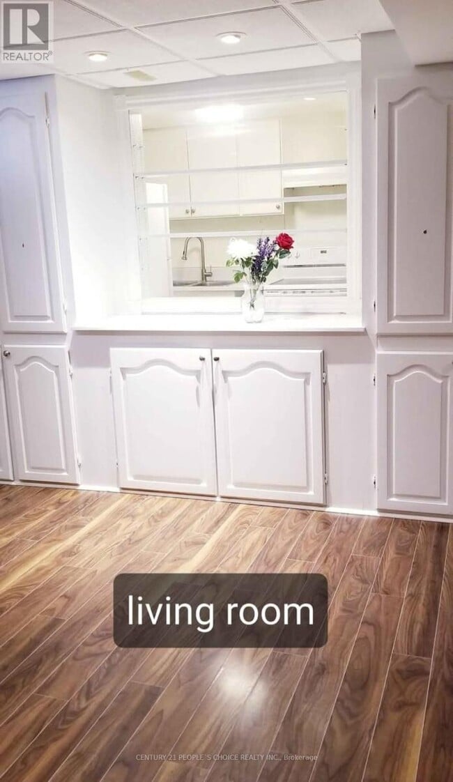 Photo - 4408 Romfield Crescent