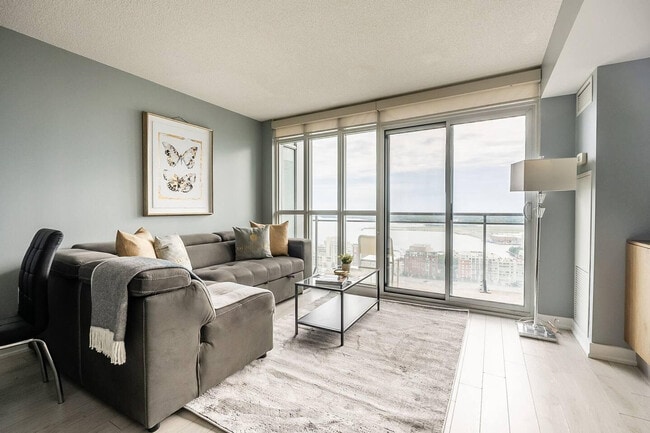 Building Photo - 90 Fort York Blvd Unit ID1037043P