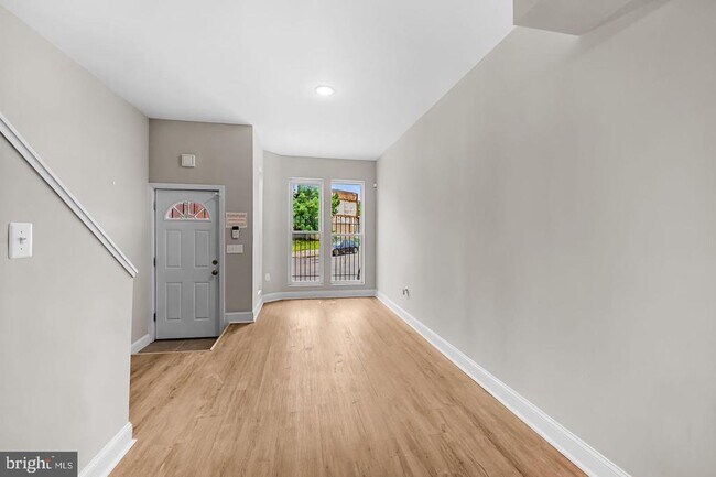 Photo - 1605 Clifton Ave