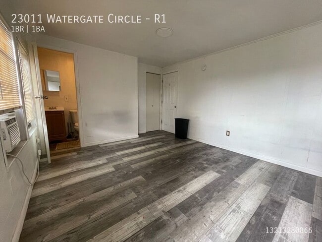 Building Photo - 23011 Watergate Cir Unit R1