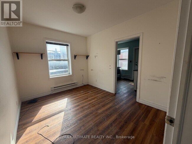 Photo - 310 Brunswick Ave Unité 5