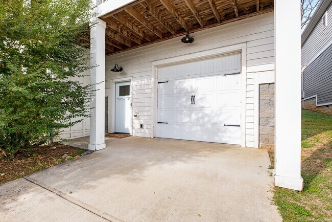 Photo - 4604A Michigan Ave