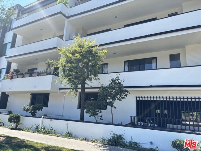 Photo - 8568 Burton Way Unit 101