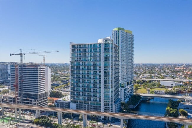 Photo - 690 SW 1st Ct Unidad 1215