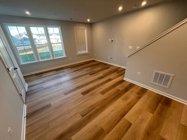 Photo - 638 Brookwood Glen Terrace