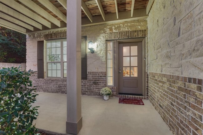 Building Photo - 2437 Branshill Dr