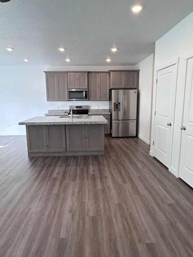 Photo - BEAUTIFUL 3-BEDROOM 2.5 BATH TOWNHOME FOR RENT