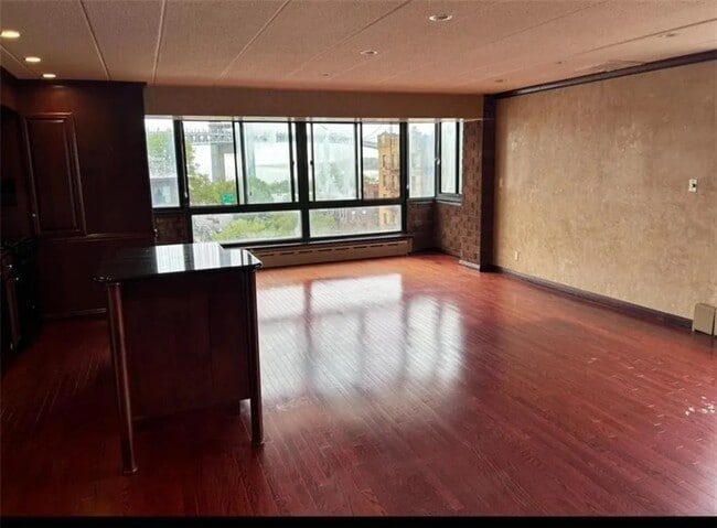 Living room/Dining Room - 9921 4th Ave