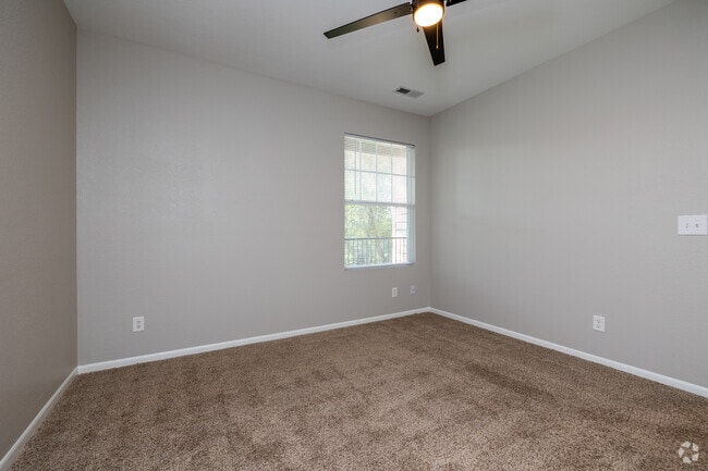 1BR, 1BA - 790SF