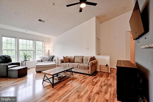 Photo - 3023 Hunting Ridge Dr Apartment Unit 3023