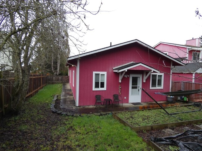 Building Photo - 1136 Craig Ave Rental