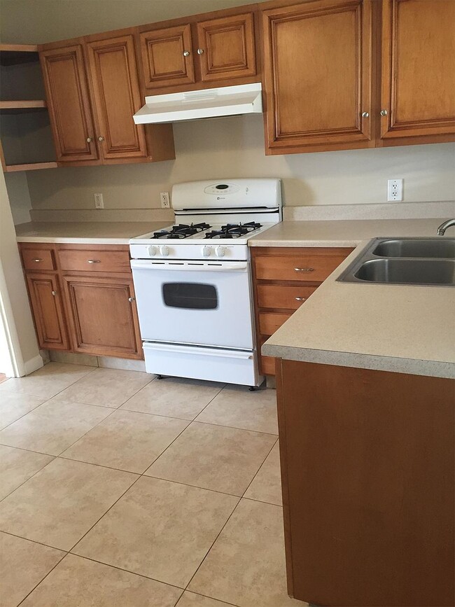 Photo - 14424 Seaforth Ave