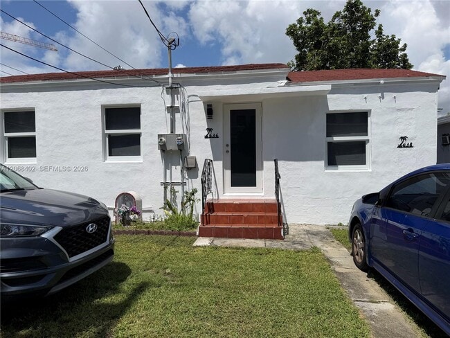 Building Photo - 636 SW 8th Ave Unit 636