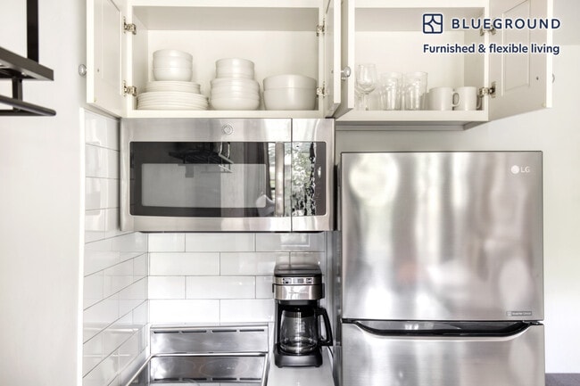 Photo - 317 E 5th St Unit FL3-ID878