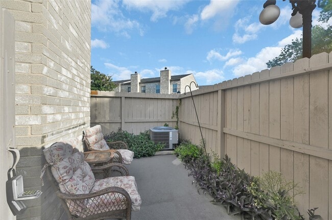 Photo - 2860 Holly Hall St Unit 2860