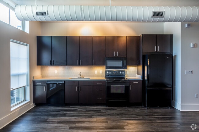 0 BR, 1 BA - 525 SF
